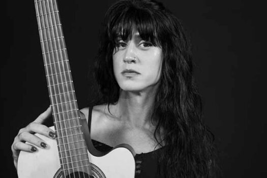 Coral em show intimista e potente