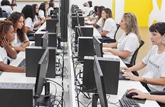 Cursos gratuitos de Moda e Cultura Digital